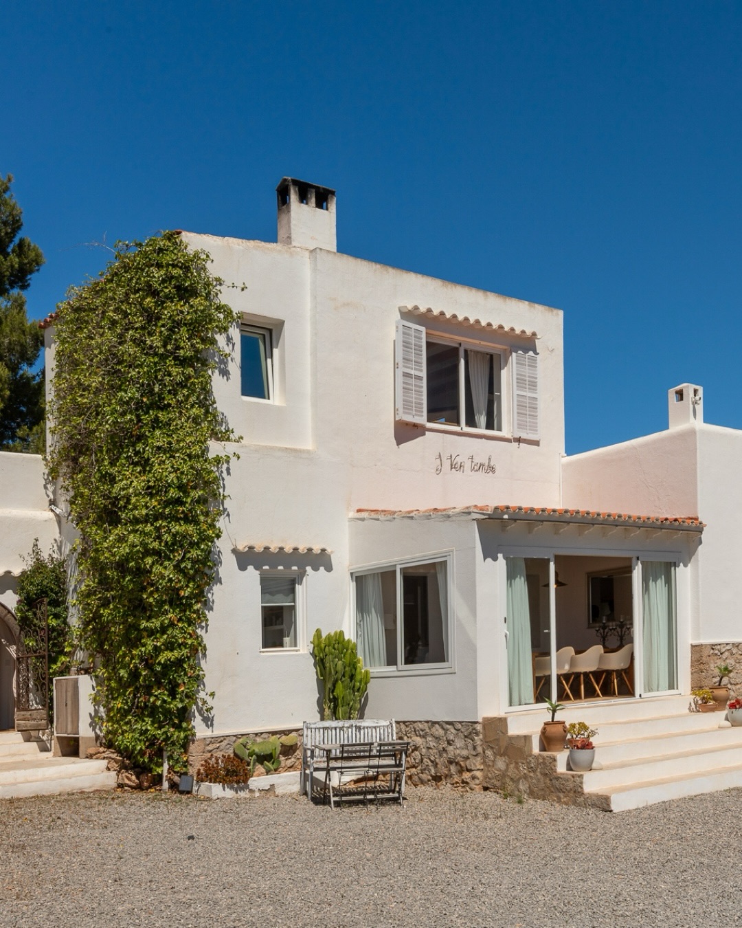 Foto 35 van Design villa a short walk from the sea for sale in Cap Martinet, Ibiza