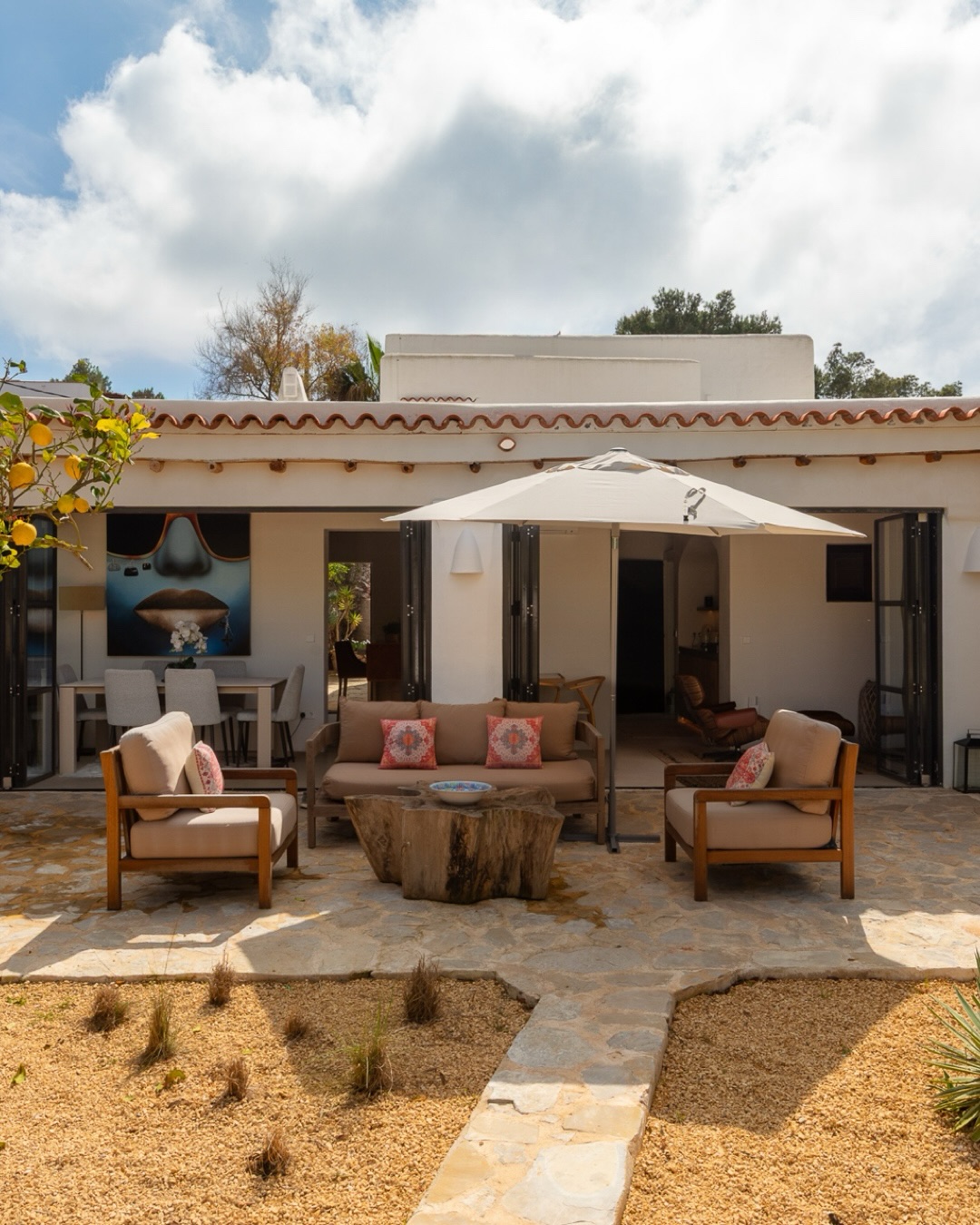 Foto 36 van Design villa a short walk from the sea for sale in Cap Martinet, Ibiza